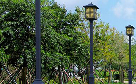 太阳能琼结庭院灯价格为何差三倍？关键看这几点